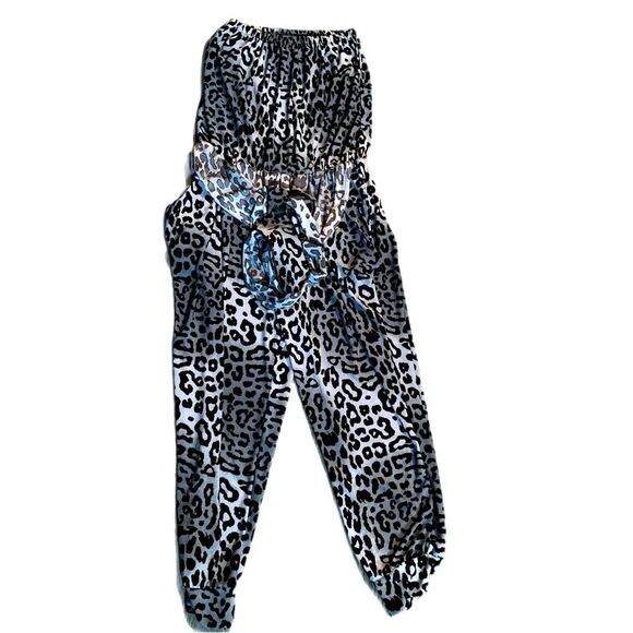 Leopard Halter Jumpsuit XS Stretch Fabric Black white Super Cute No tags. - Picture 5 of 14